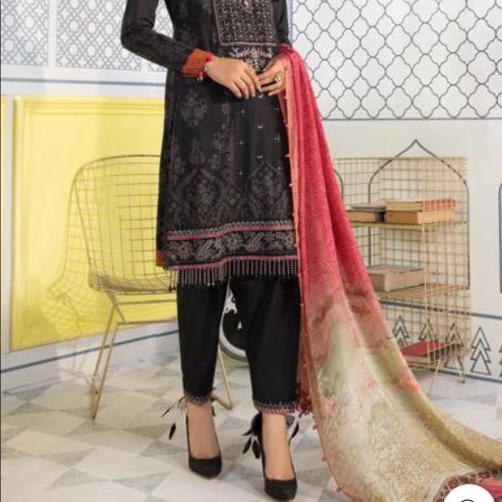 Pakistani brand new Maria b m print size large - Picture 2 of 9